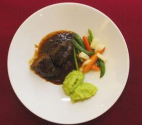 Heilbutt in Ciabattakruste mit Schnittlauchssoße (Michaela May)