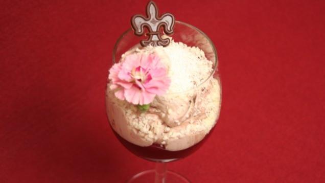 Das perfekte Dinner Rezepte - Schoko-Rum-Raspel-Mousse mit Brandy-Kirsche