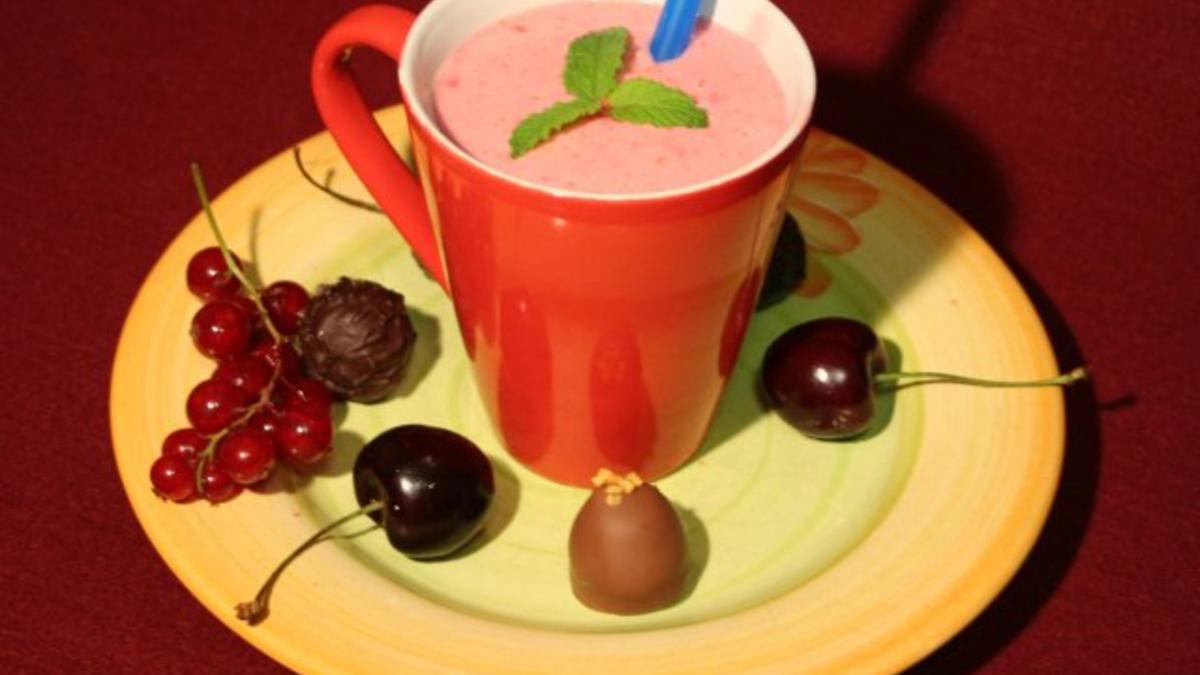 Das perfekte Dinner Rezepte - Erdbeer-Himbeer-Joghurt-Milkshake-Mix