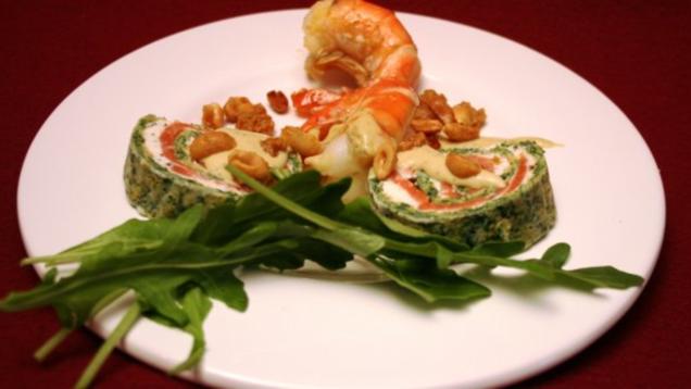 Das perfekte Dinner Rezepte - Scampi auf Spinat-Lachs-Crêpes mit Honig ...