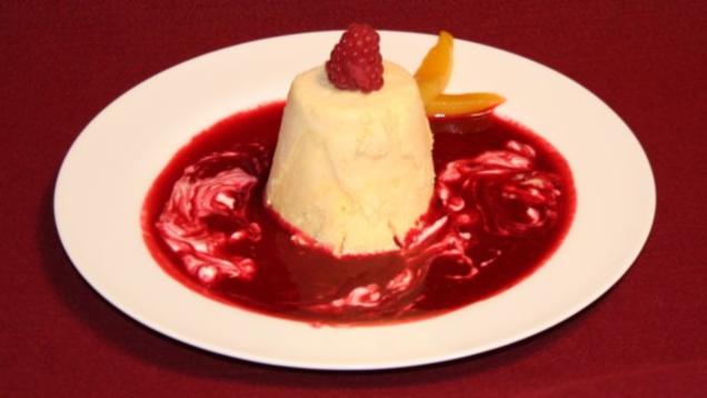 Das perfekte Dinner Rezepte - Mangoparfait auf Himbeerpüree