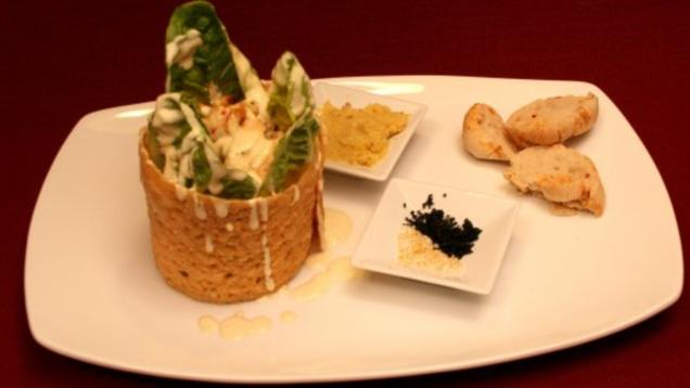 Das perfekte Dinner Rezepte - Caesar Salad à la Dubai mit Chilibrot und ...