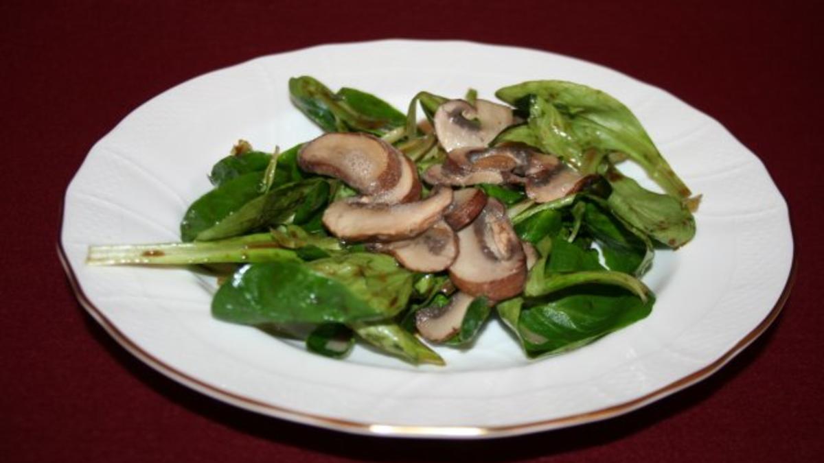 Das perfekte Dinner Rezepte - Feldsalat mit gebratenen Pilzen