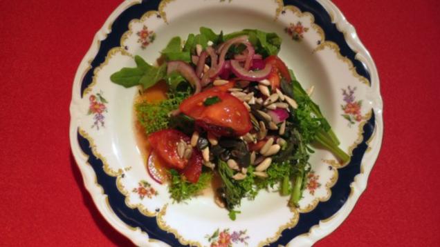 Das perfekte Dinner Rezepte - Rucolasalat mit Hülsenkernen