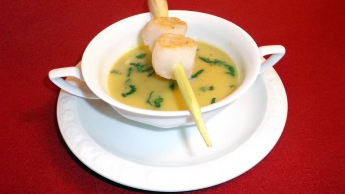 Das perfekte Dinner Rezepte - Warme Vichyssoise mit Jakobsmuschelspieß