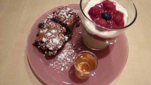 Das perfekte Dinner Rezepte - Schokotraum mit Beeren auf Wolke 7