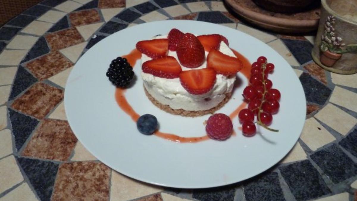Das perfekte Dinner Rezepte - Erdbeer-Rosmarin-Cheesecake