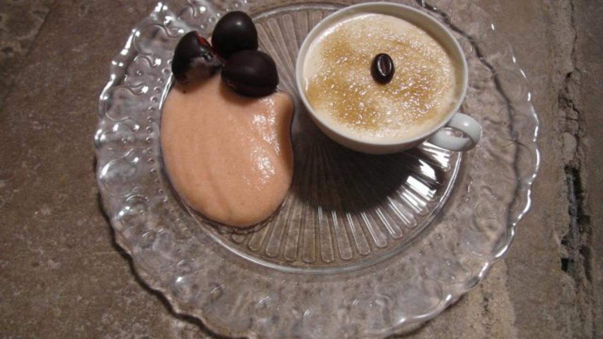 Das perfekte Dinner Rezepte - Weiße Mokkacrème mit Rhabarbermus