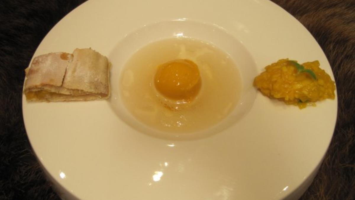 Das perfekte Dinner Rezepte - Champagnersüppchen mit Mangovariation