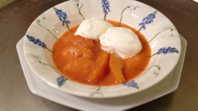 Das perfekte Dinner Rezepte - Sauerrahmeis mit Karamell-Orangen