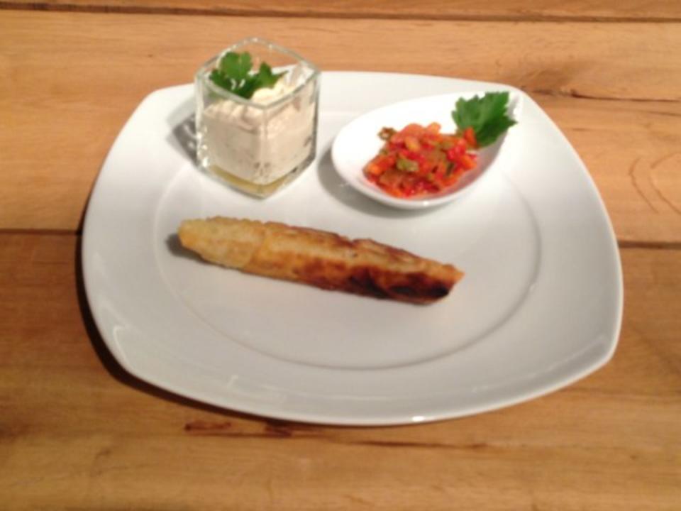 Mit Ratatouille gefüllte Briouats mit Joghurtdip und Marokkanischem Salat