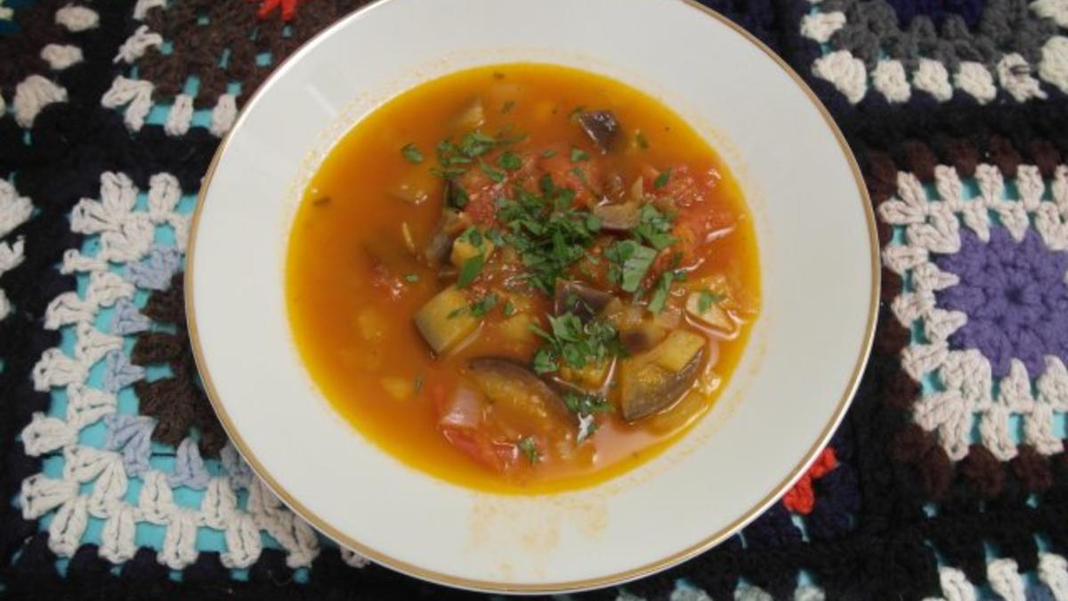 Das perfekte Dinner Rezepte - Tomaten Auberginen Süppchen mit Zimt und ...