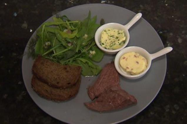 Filethäppchen vom Wildschwein mit Kräuterbutter