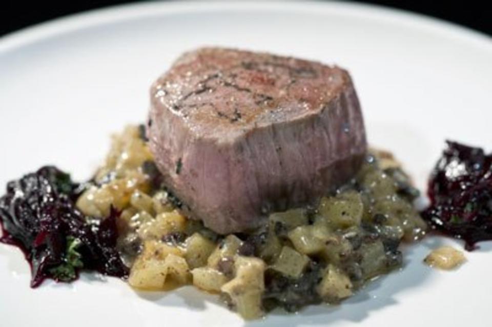 Kalbsmäusle mit Kartoffel-Blutwurstrisotto & Portwein-Korianderschalotten ("Walde" Müller)