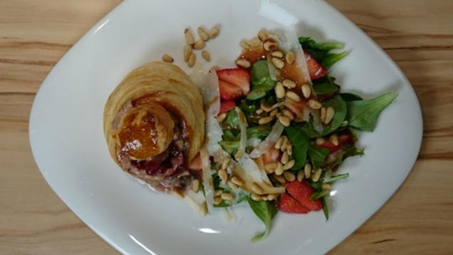 Das perfekte Dinner Rezepte - Gefüllte Pastetchen an Rapunzelsalat