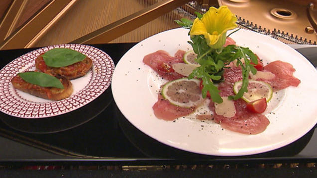 Das perfekte Dinner Rezepte - Thunfischcarpaccio mit Parmesanhobel und ...