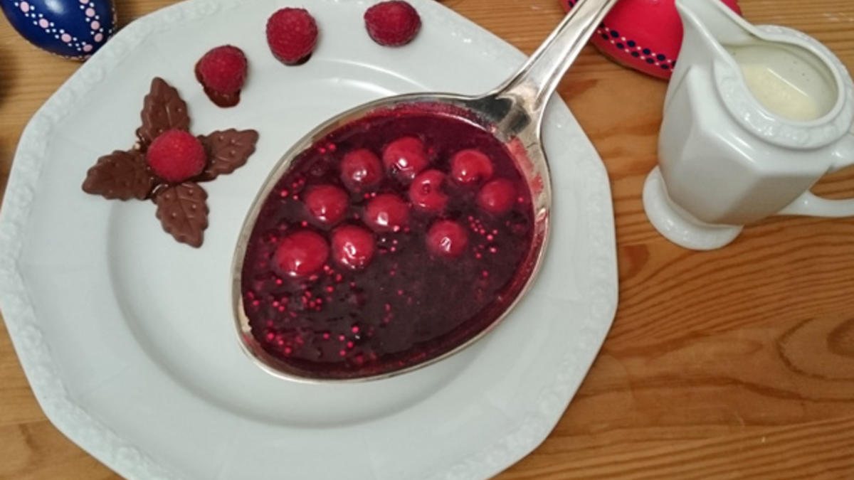 Das perfekte Dinner Rezepte - Bremer Rote Grütze mit Vanilletunke