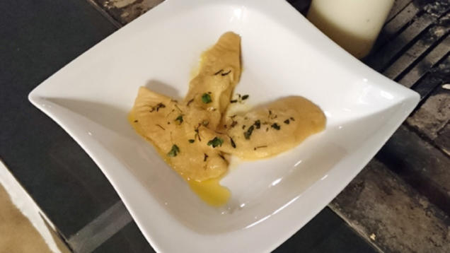 Das perfekte Dinner Rezepte - Ravioli mit Zitronen-Ricotta-Füllung in ...