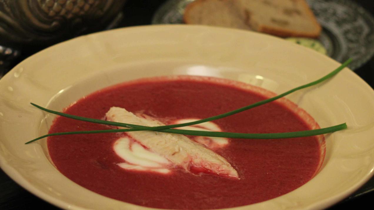 Das perfekte Dinner Rezepte - Rote Bete Süppchen mit geräuchertem ...