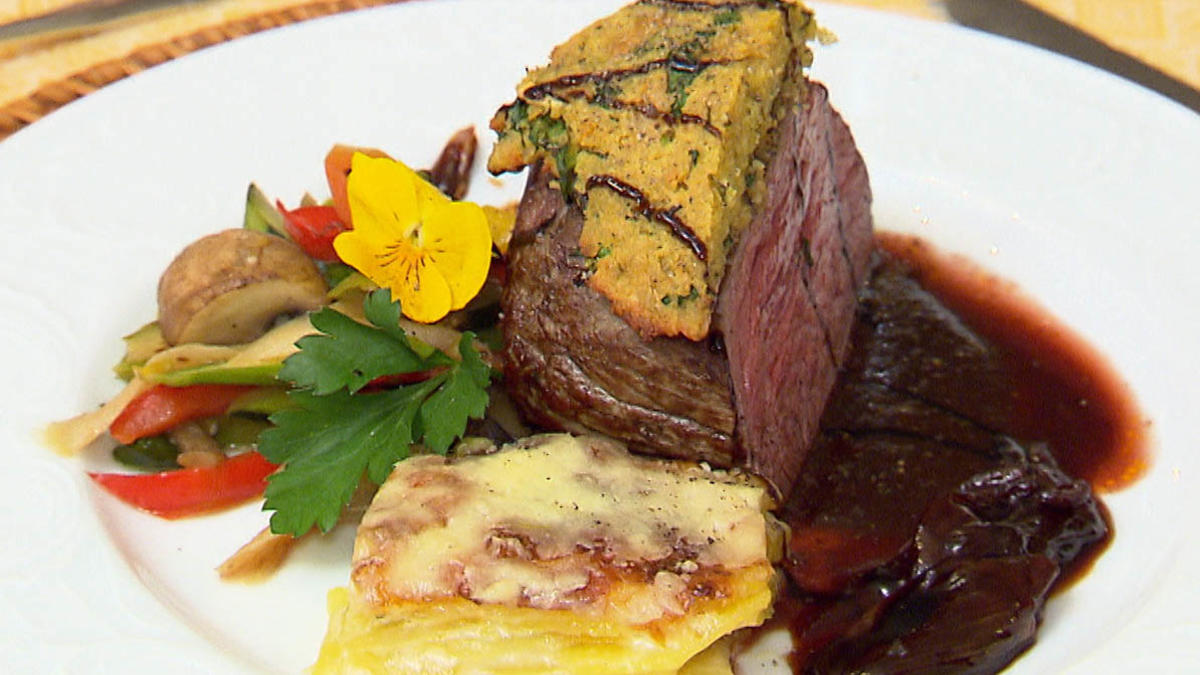Das perfekte Dinner Rezepte - Rinderfilet mit Kräuterkruste an ...