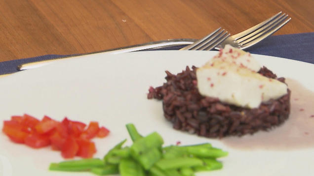 Das perfekte Dinner Rezepte - Zanderfilet auf lila Reis, Kokossauce mit ...
