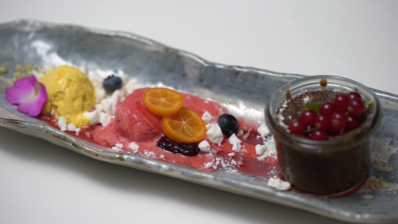 Das perfekte Dinner Rezepte - Nougat Törtchen mit Mandelstücken, Mango ...