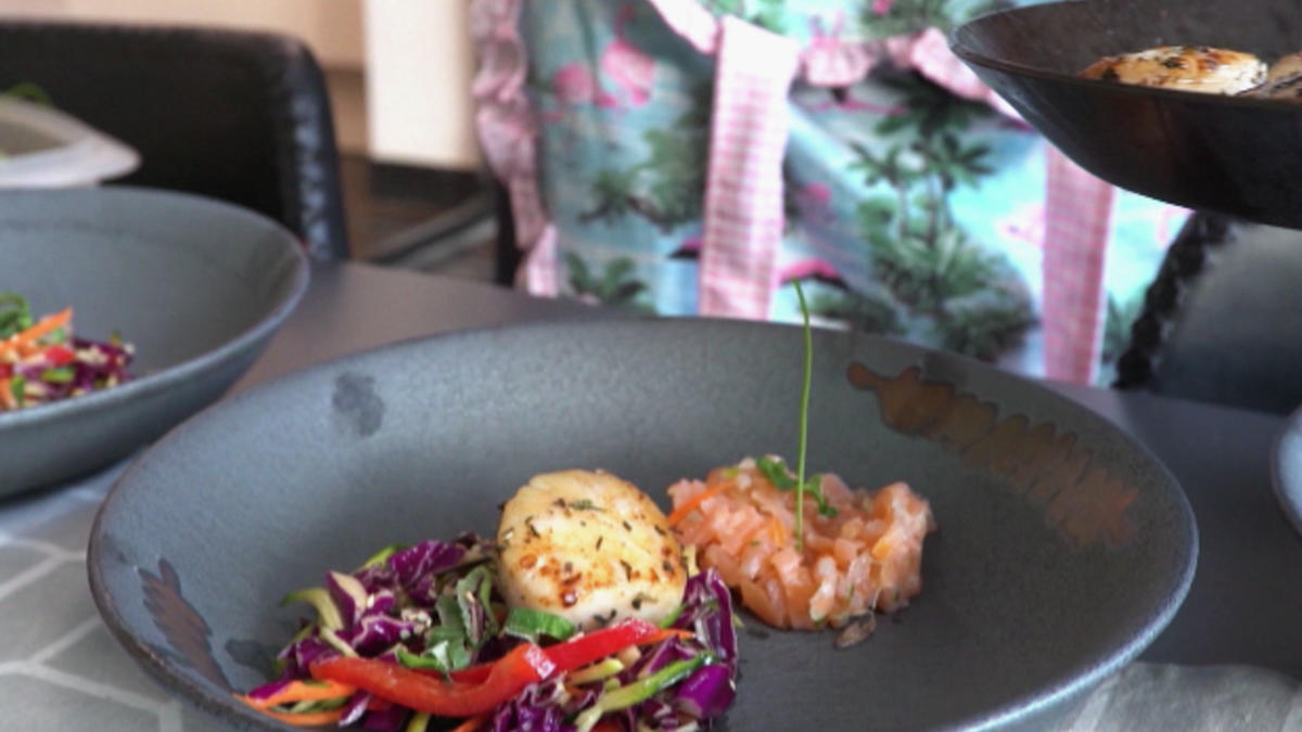Das perfekte Dinner Rezepte - Jakobsmuscheln auf Pad-Thai-Salat mit ...