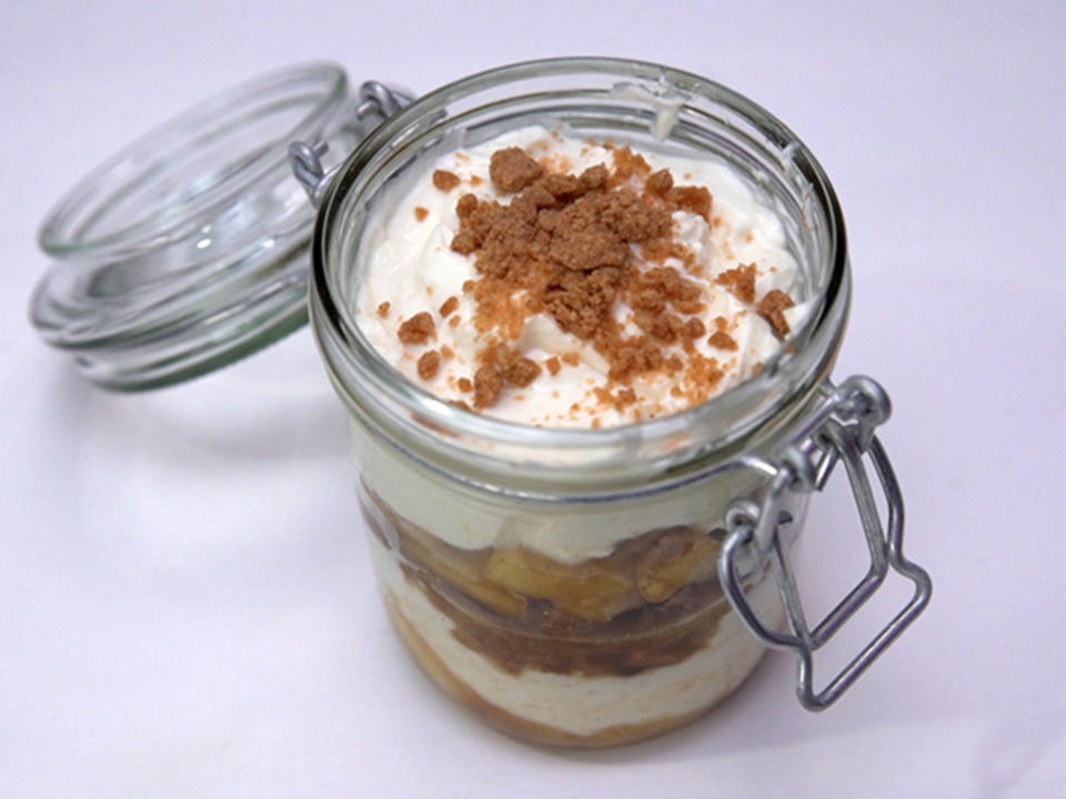 Bratapfel-Creme-Dessert mit Spekulatius-Crunch