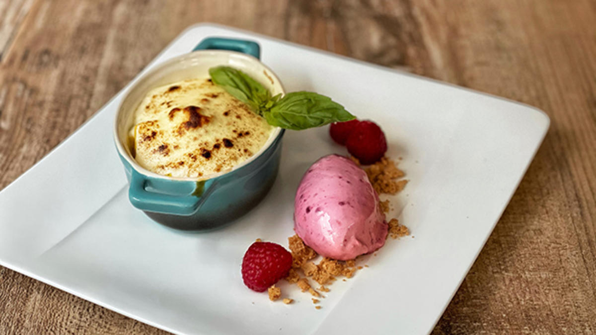 Grill den Henssler – Rezepte - Mango-Quark-Gratin mit Himbeereis ...