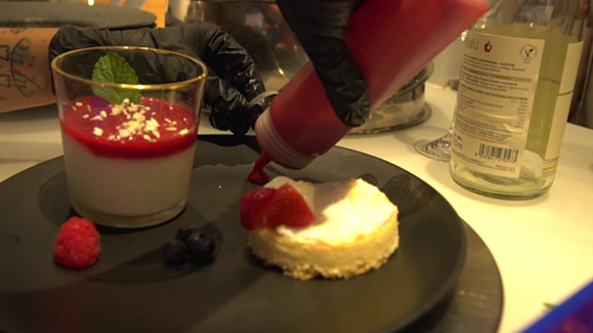 Das perfekte Dinner Rezepte - Kleines Küchlein &amp; weiße Schokoladencreme ...