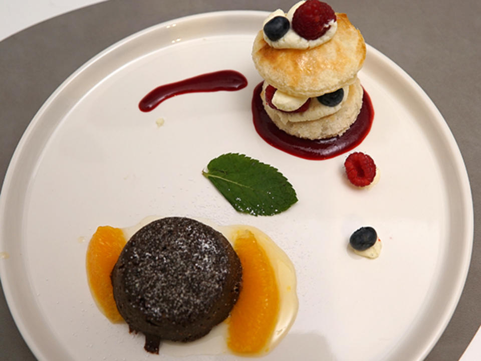 Blätterteig mit Mascarponecrème und Beeren, Schokoladentörtchen mit Orange