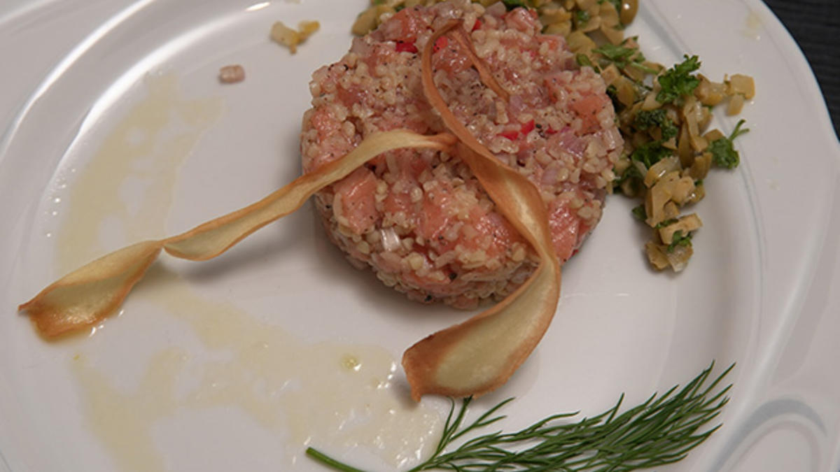 Das perfekte Dinner Rezepte - Lachsforellen-Bulgur-Tartar mit Zitronensalsa
