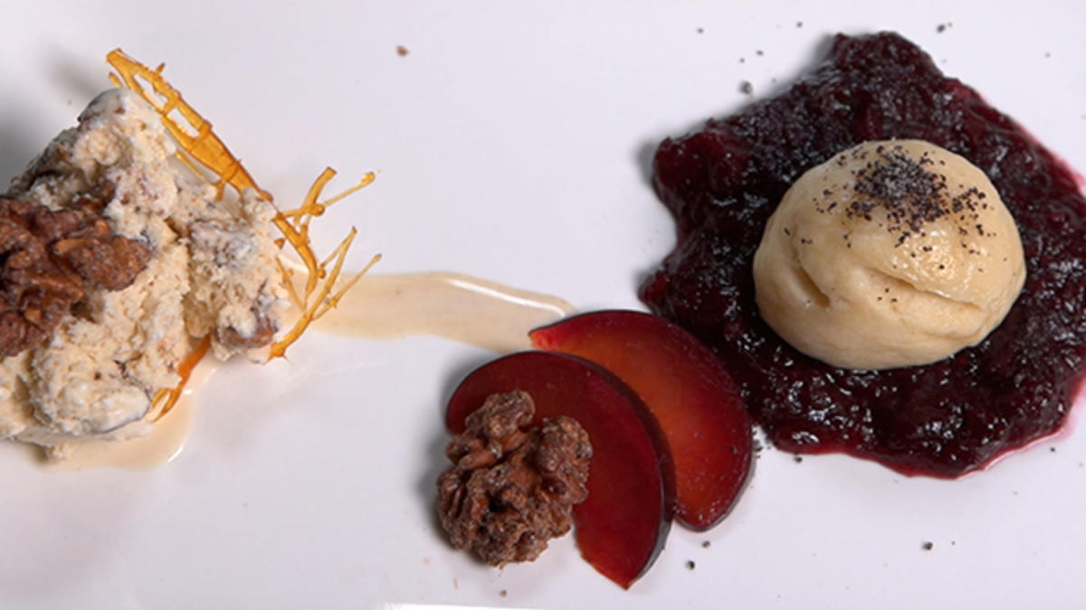 Das perfekte Dinner Rezepte - Walnuss-Whisky-Eis mit Dampfnudel auf ...