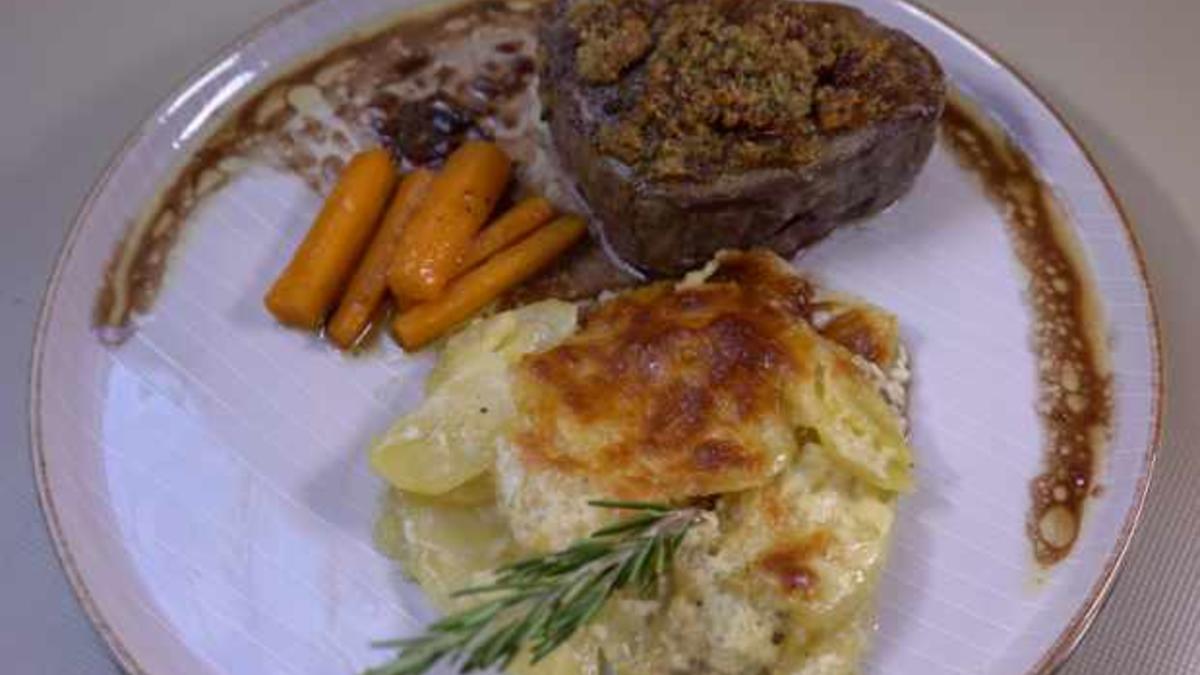 Das perfekte Dinner Rezepte - Rinderfilet mit mediterraner Kruste ...