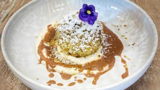 Grill den Henssler – Rezepte - Feigenknödel mit Sesamsauce (Amira Pocher)