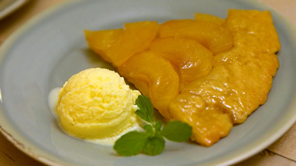 Das perfekte Dinner Rezepte - Gestürzte karamellisierte Apfeltorte mit Eis