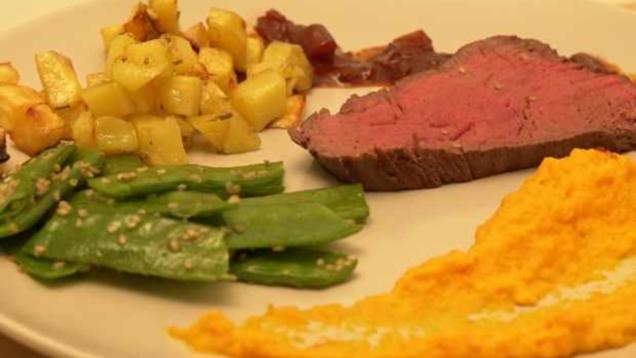 Das perfekte Dinner Rezepte - Rinderfilet mit Rosmarinkartoffelwürfel ...