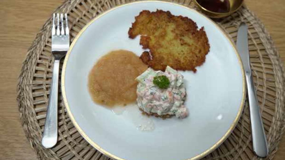Das perfekte Dinner Rezepte - Reibekuchen mit Apfelmus und Gurken-Lachs ...