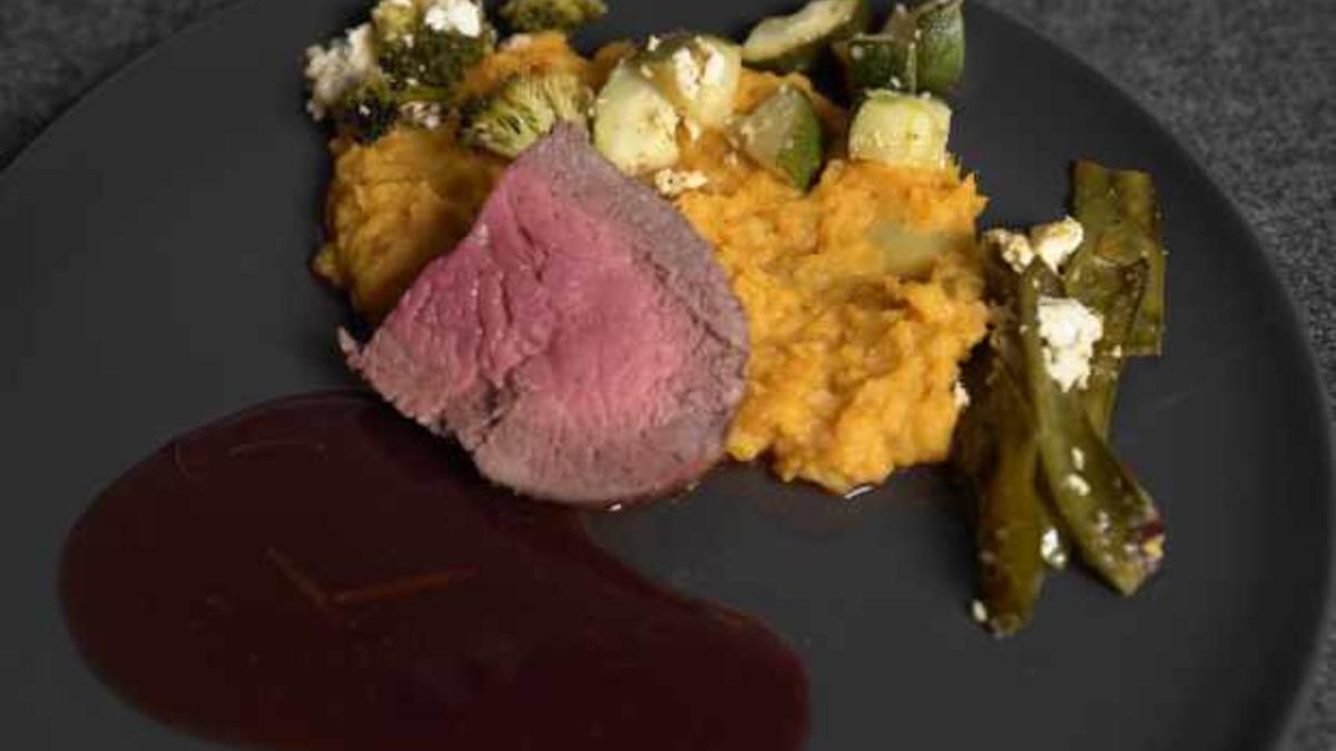 Das perfekte Dinner Rezepte - Rinderfilet mit Rotweinsauce ...