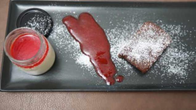 Das perfekte Dinner Rezepte - Panna Cotta mit Beerenspiegel und ...