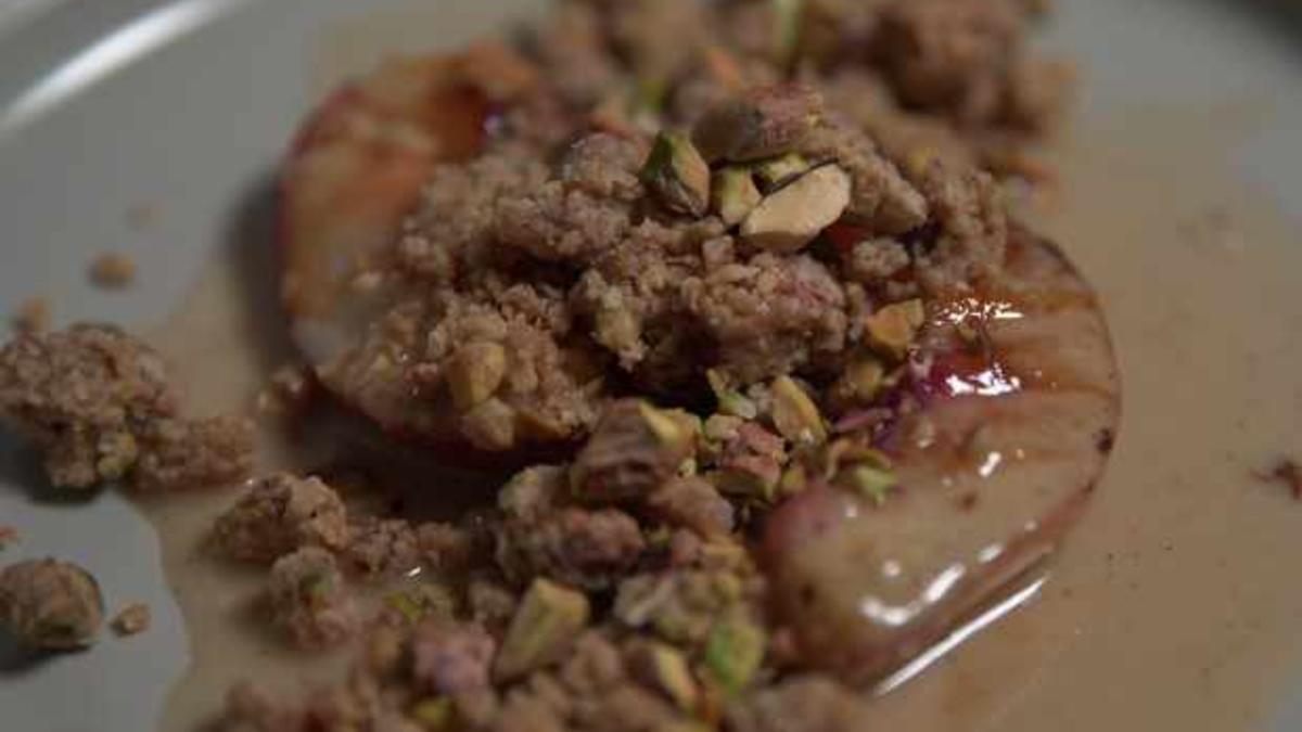 Das perfekte Dinner Rezepte - Gegrillte Pfirsiche mit Pistazien