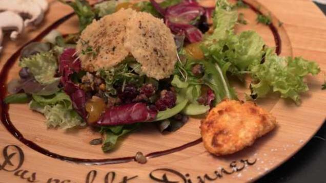 Das perfekte Dinner Rezepte - Kastanienbrötchen mit Salat und Balsamico ...