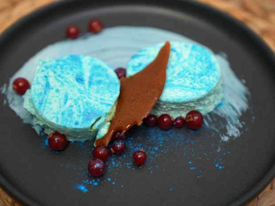 Gin-Tonic-Mousse mit Salzkaramell-Deko