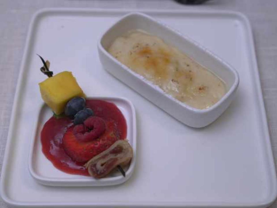 Das perfekte Dinner Rezepte - Eierkuchen mit Kokos-Tonkabohnencreme und ... Das perfekte Dinner Rezepte - Eierkuchen mit Kokos-Tonkabohnencreme und ...