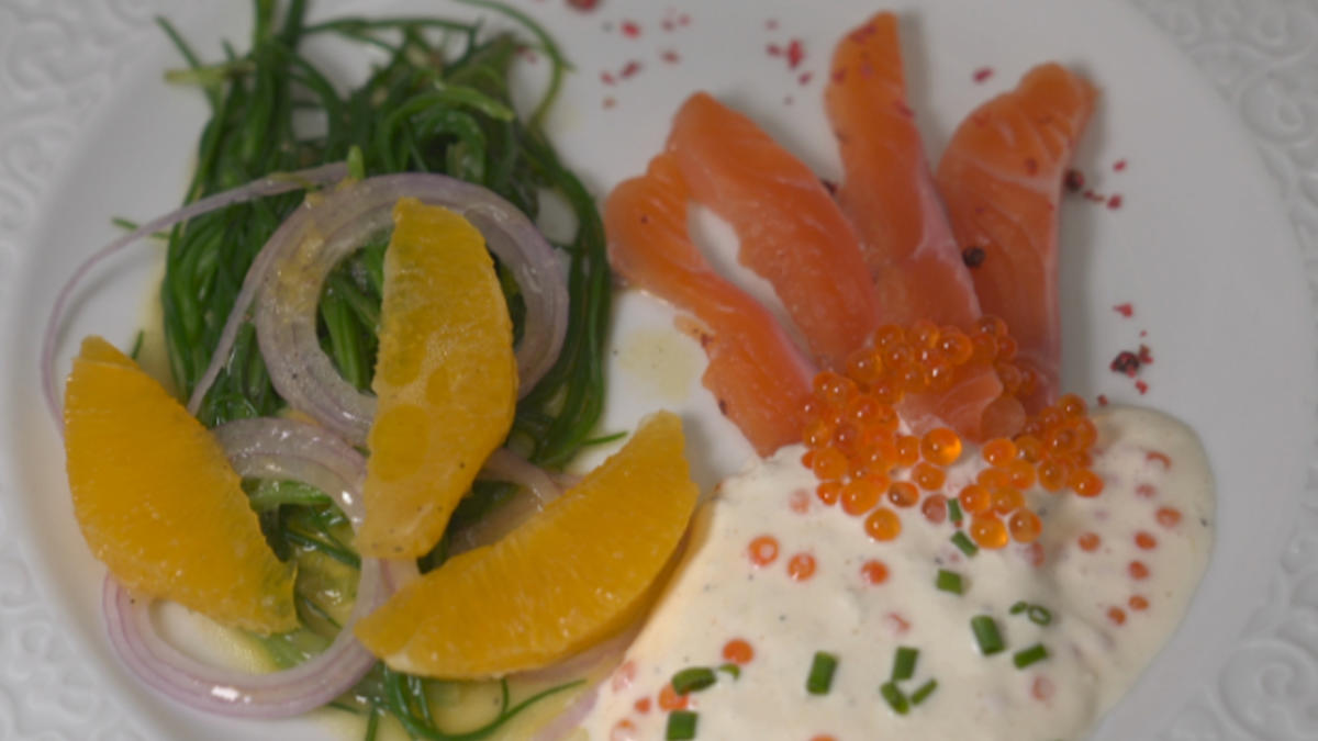 Das perfekte Dinner Rezepte - Gebeizte Forelle mit Forellenkaviar und ...