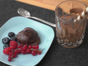 Schaumkuss mit Karamellkern und Mousse au Chocolat