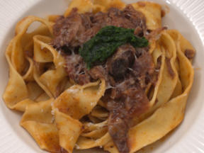 Ossobuco Ragù mit Tagliatelle und Gremolata