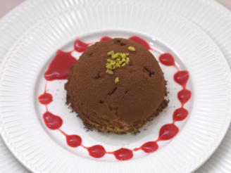Zucotto mit Cremefüllung
