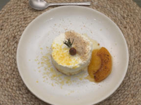Pfirsichtörtchen mit Burrata-Mousse