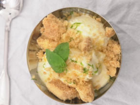 Softeis aus Büffelmozzarella mit Shortbread